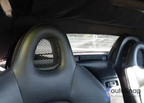 2002 Honda S2000 z USA, uszkodzony, nr VIN JHMAP11422T007152